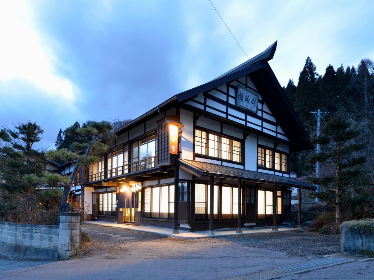 宿屋白金家 Yadoya-Shiroganeya 1日1組限定2名から8名様まで 全館貸切り 伝統的建造物の旅籠宿 Traditional Culture Experience Nagano Bagian luar foto